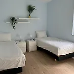 Neuf, 6 Personnes, 2 아파트