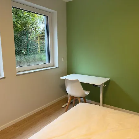 Neuf, 6 Personnes, 2 Münsbach