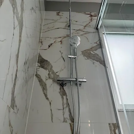 Neuf, 6 Personnes, 2 * Munsbach