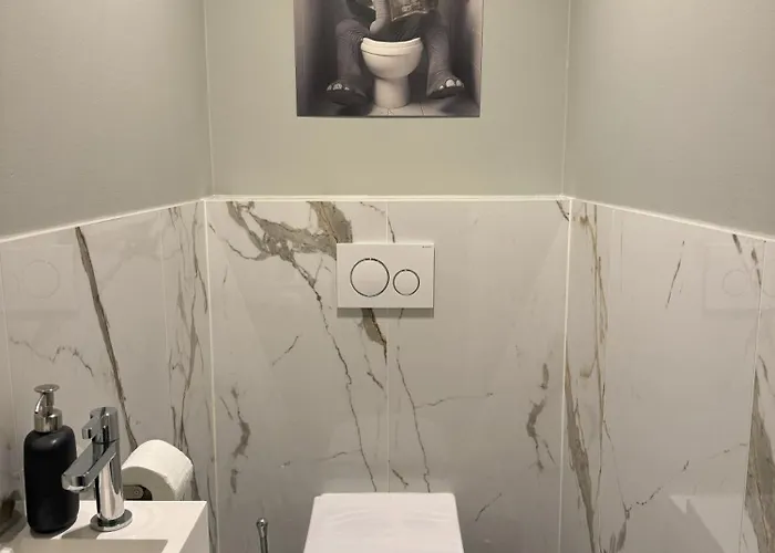 Neuf, 6 Personnes, 2