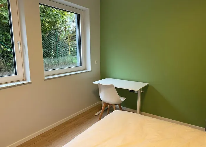 Neuf, 6 Personnes, 2 Münsbach