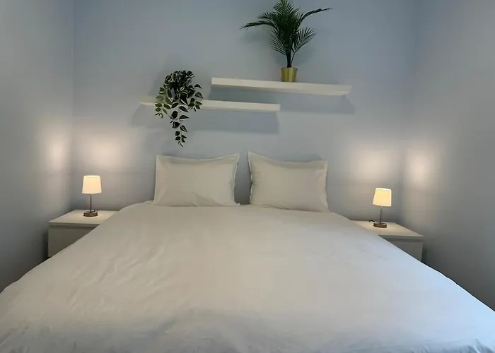 Neuf, 6 Personnes, 2 Münsbach