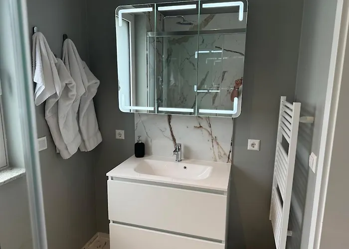 Neuf, 6 Personnes, 2 Apartament *