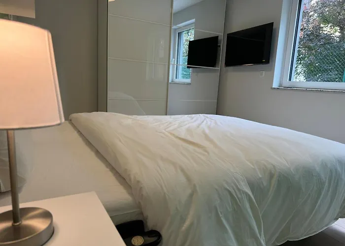 Neuf, 6 Personnes, 2 Münsbach